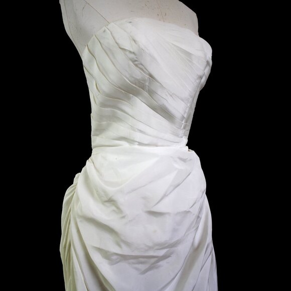 Late 1940s / Early 1950s Vintage Fred Perlberg Ivory Wedding Dress - Picture 7 of 16